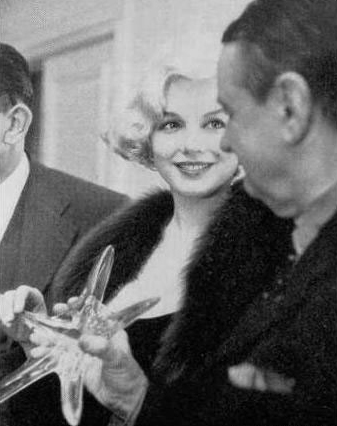 Marilyn-Monroe-1959-Crystal-Star-Award-Feb-29