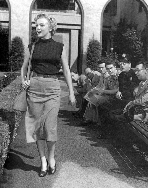 Marilyn-Monroe-Leather-Belt-2