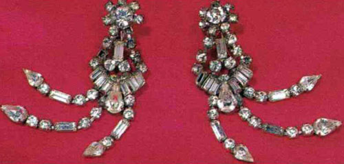 Marilyn Monroe earrings auctioned for 185000  Hollywood News  The  Indian Express