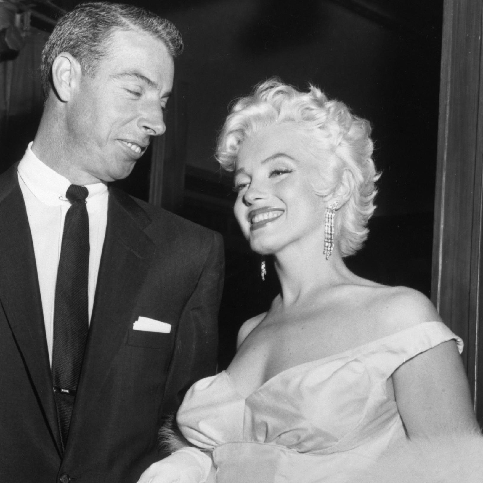 Marilyn-Monroe-Earrings-Seven-Year-Itch-Premiere-5 - The Marilyn Monroe ...