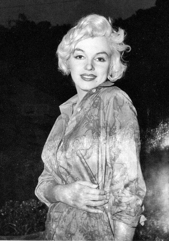 Marilyn-Monroe-Pregnant-1958-4