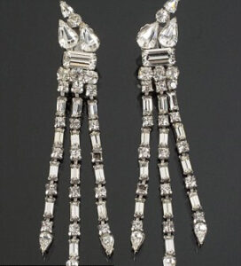 Marilyn-Monroe-Earrings-Seven-Year-Itch-Premiere-6